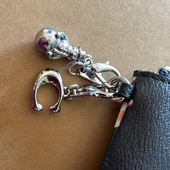 Coach snowman corner zip wristlet with 2 charms! Snowman and Charms Boxed set. - Picture 7 of 11